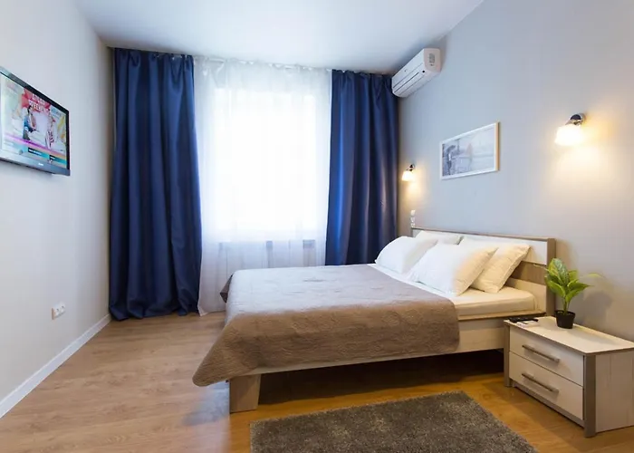 New Studio, Metro Yaroslava Mudroho And Universytet - Chernyshevska Str 95-3