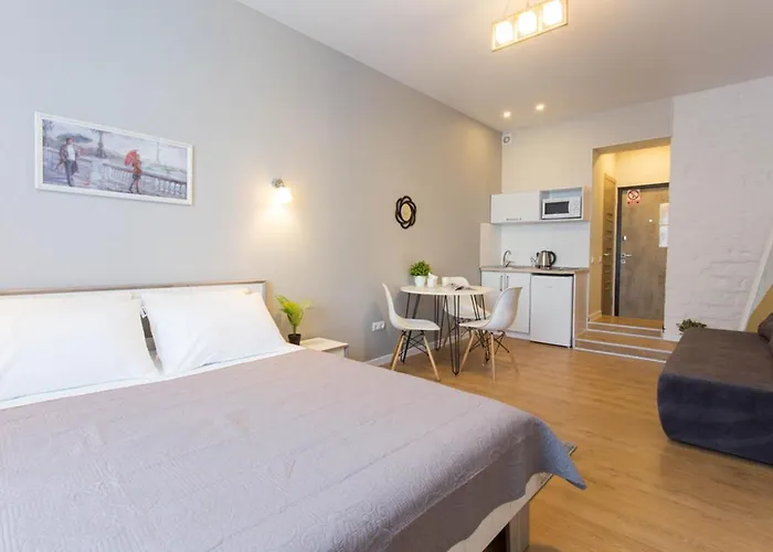 New Studio, Metro Yaroslava Mudroho And Universytet - Chernyshevska Str 95-3