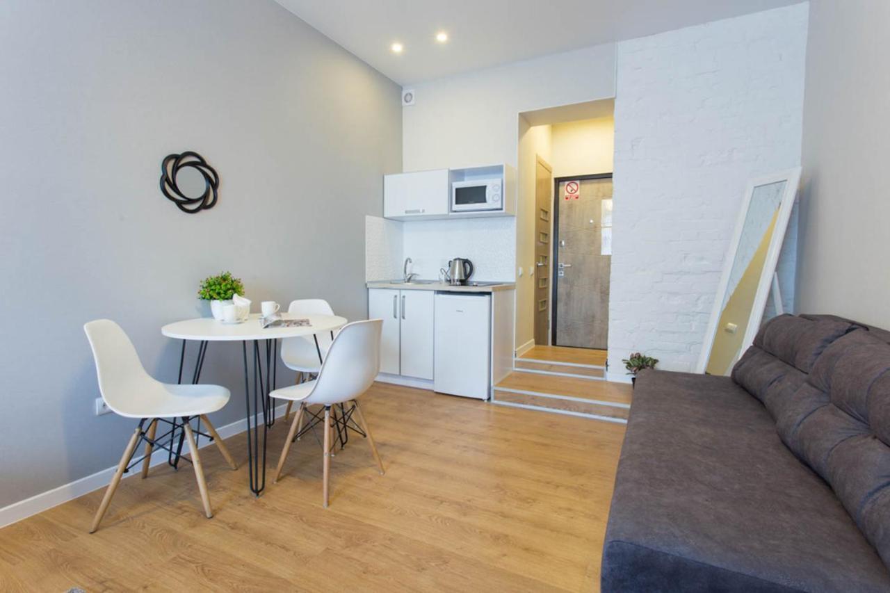 New Studio, Metro Yaroslava Mudroho And Universytet - Chernyshevska Str 95-3 Apartment *