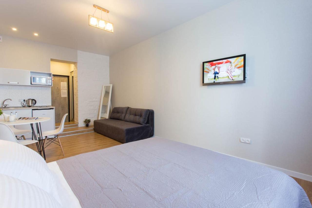 New Studio, Metro Yaroslava Mudroho And Universytet - Chernyshevska Str 95-3 Apartment *