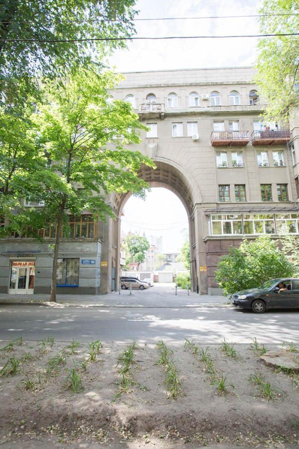 New Studio, Metro Yaroslava Mudroho And Universytet - Chernyshevska Str 95-3 Apartment